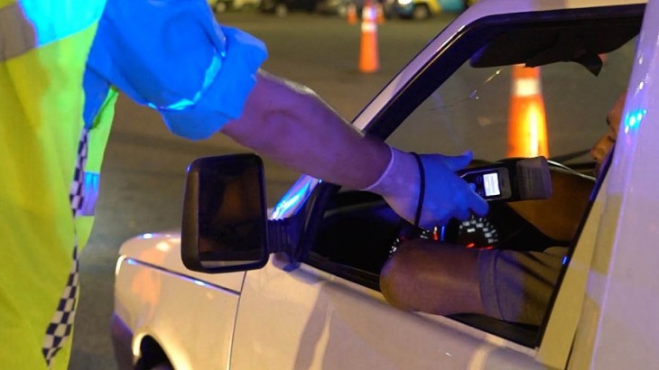 Godoy Cruz: un conductor alcoholizado chocó contra una pared en el carril Rodríguez Peña